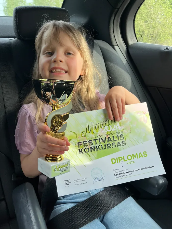 Jauniausia dalyvė su festivalio taure